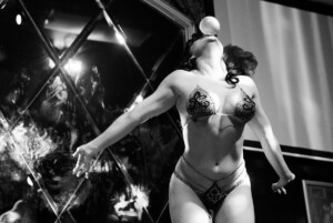 roxy-dlite-halloween-39